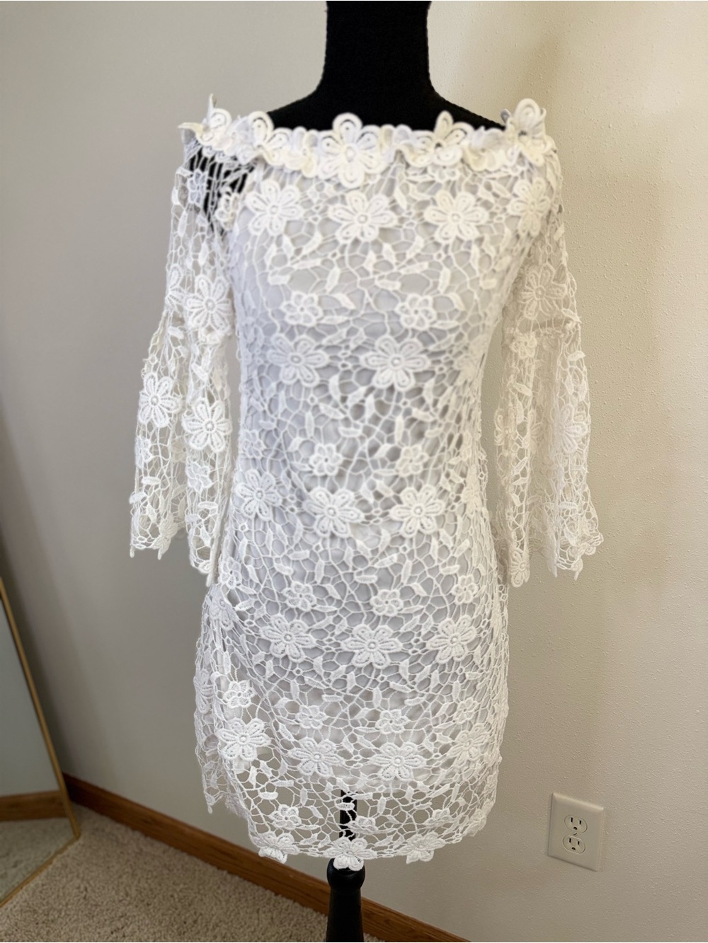 Auxo Collection White Floral Lace Off Shoulder Dress Size S Bell Sleeve - Picture 3 of 13